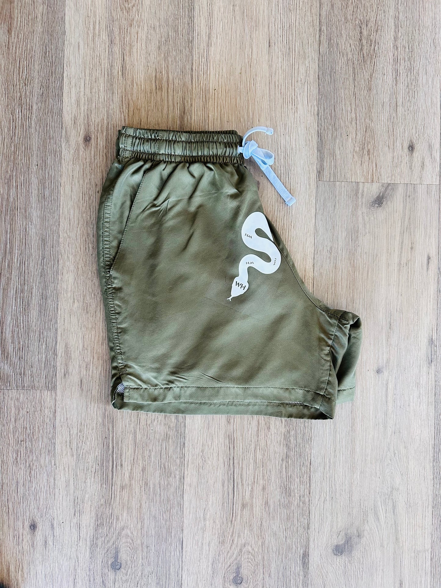 Wild snake shorts (Green)